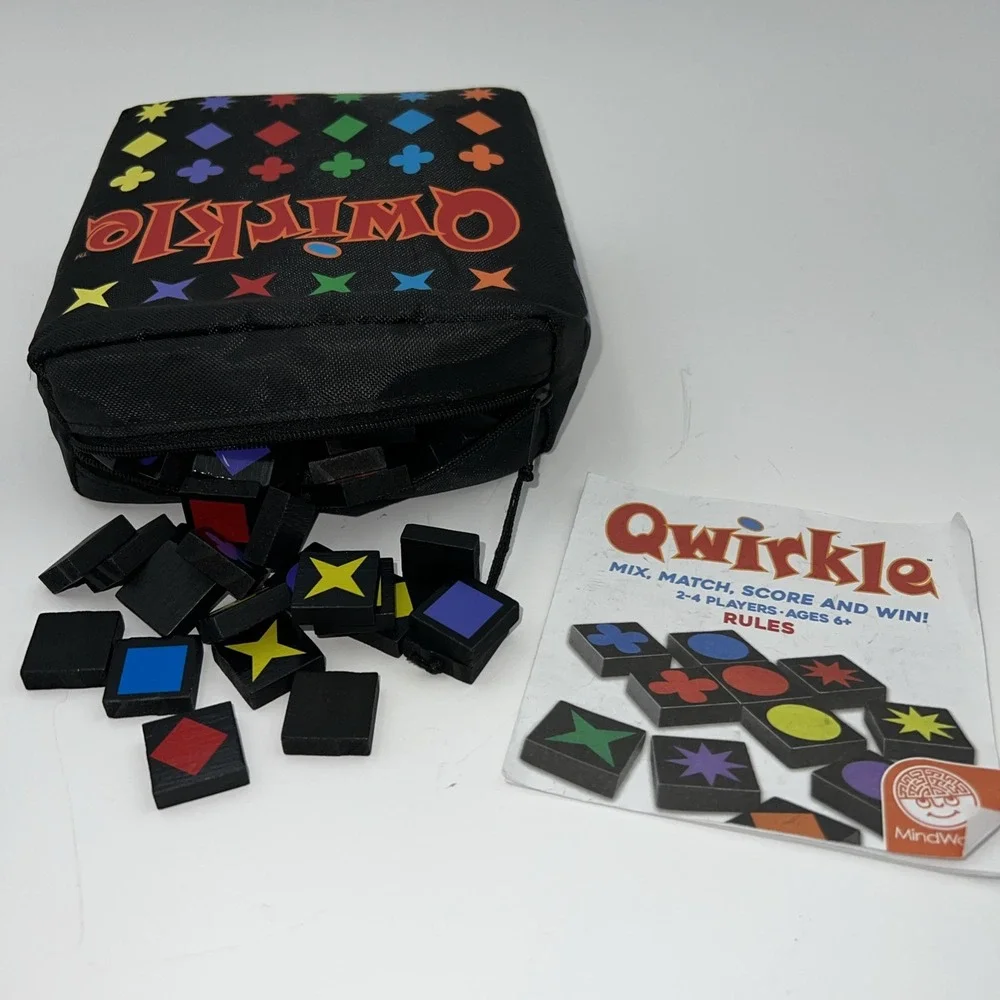 Qwirkle Game‎ Travel Edition~Canvas Zip Bag Matching Colored Wooden Tile